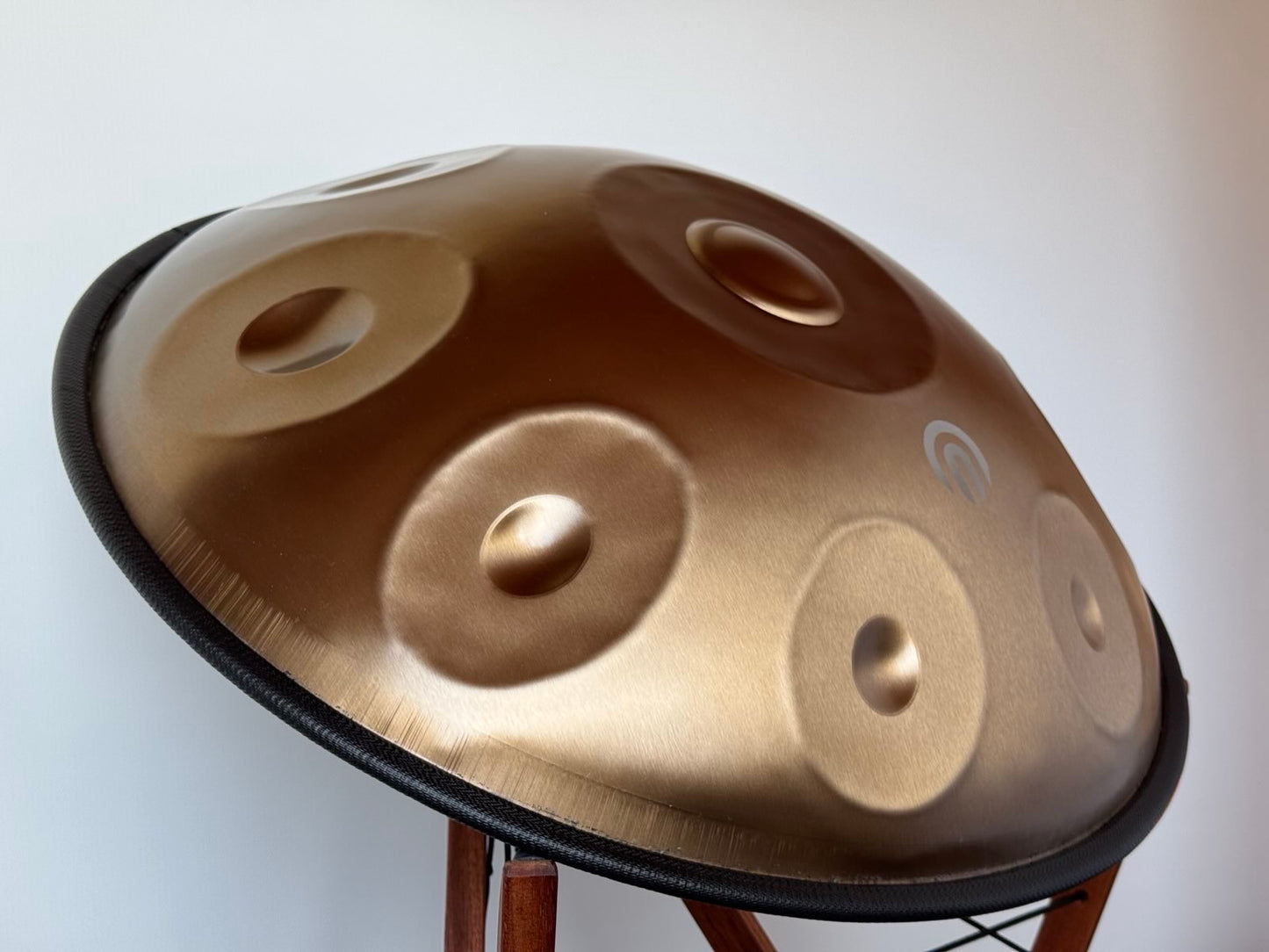 Arsha H-Serie Handpan D Kurd 8+1 mit Hardcase