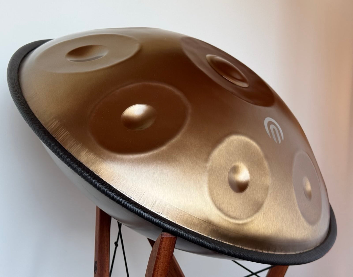 Arsha H-Serie Handpan D Kurd 8+1 mit Hardcase